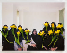 Carica l'immagine nel visualizzatore di Gallery, Sarab Collective | Nahid Rezashateri - Il vento ci porterà via